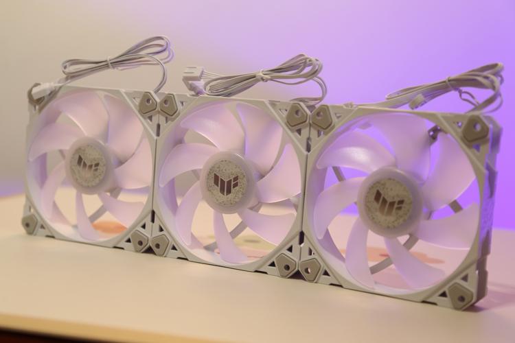 ROG平替！整一套TUF电竞特工全家桶：TUF GT502弹药库、TUF 850W电源、侠光TF120 ARGB