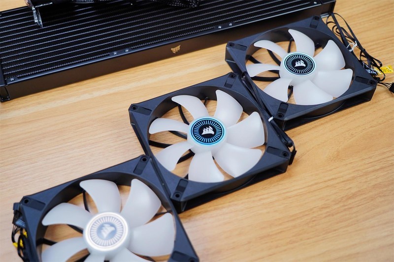 颜值高，性能强，把“光污染”做得淋漓尽致，海盗船机电装机分享