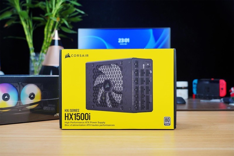 颜值高，性能强，把“光污染”做得淋漓尽致，海盗船机电装机分享