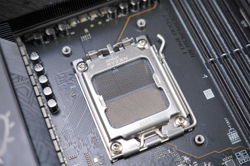 颜值高，性能强，把“光污染”做得淋漓尽致，海盗船机电装机分享