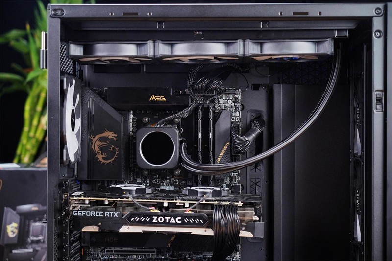 颜值高，性能强，把“光污染”做得淋漓尽致，海盗船机电装机分享