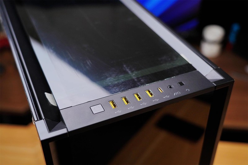 颜值高，性能强，把“光污染”做得淋漓尽致，海盗船机电装机分享