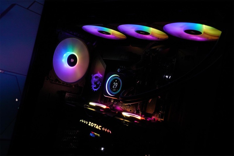 颜值高，性能强，把“光污染”做得淋漓尽致，海盗船机电装机分享