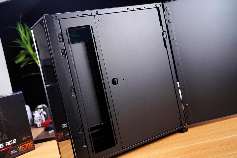 颜值高，性能强，把“光污染”做得淋漓尽致，海盗船机电装机分享