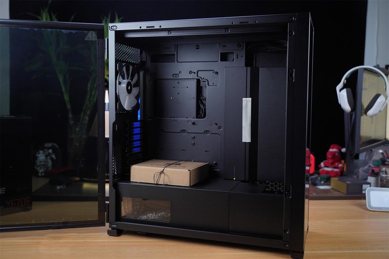 颜值高，性能强，把“光污染”做得淋漓尽致，海盗船机电装机分享