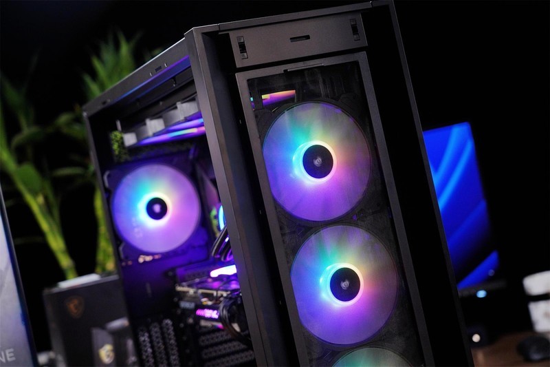 颜值高，性能强，把“光污染”做得淋漓尽致，海盗船机电装机分享