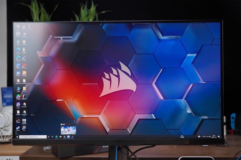 颜值高，性能强，把“光污染”做得淋漓尽致，海盗船机电装机分享