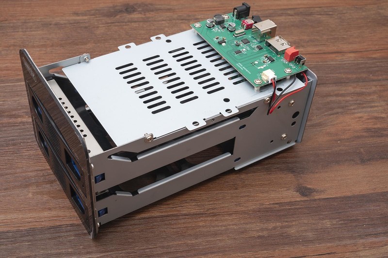 数据安全最重要，个人备份怎么选，市售五款RAID磁盘阵列横向评测