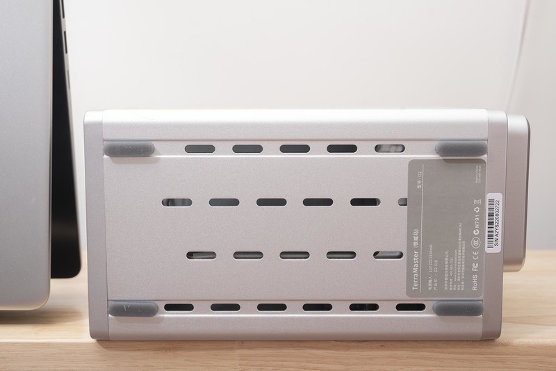 数据安全最重要，个人备份怎么选，市售五款RAID磁盘阵列横向评测