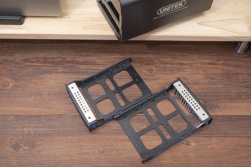 数据安全最重要，个人备份怎么选，市售五款RAID磁盘阵列横向评测