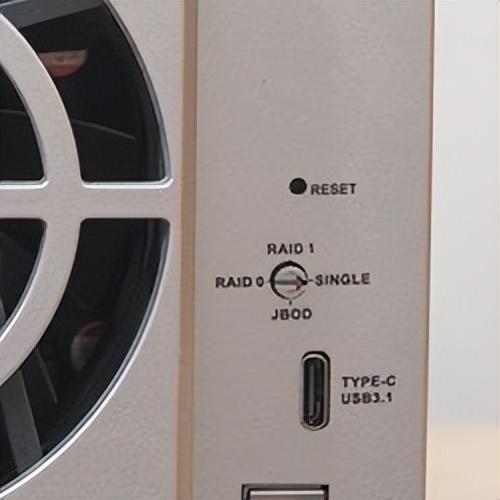 数据安全最重要，个人备份怎么选，市售五款RAID磁盘阵列横向评测