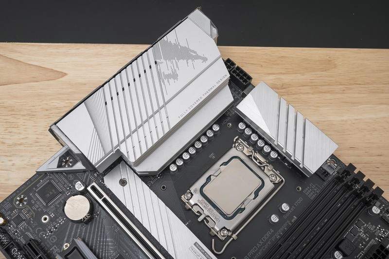 数据安全最重要，个人备份怎么选，市售五款RAID磁盘阵列横向评测