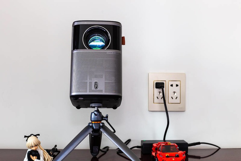 方便实用的家用投影之选，尽在酷开智能投影X5！