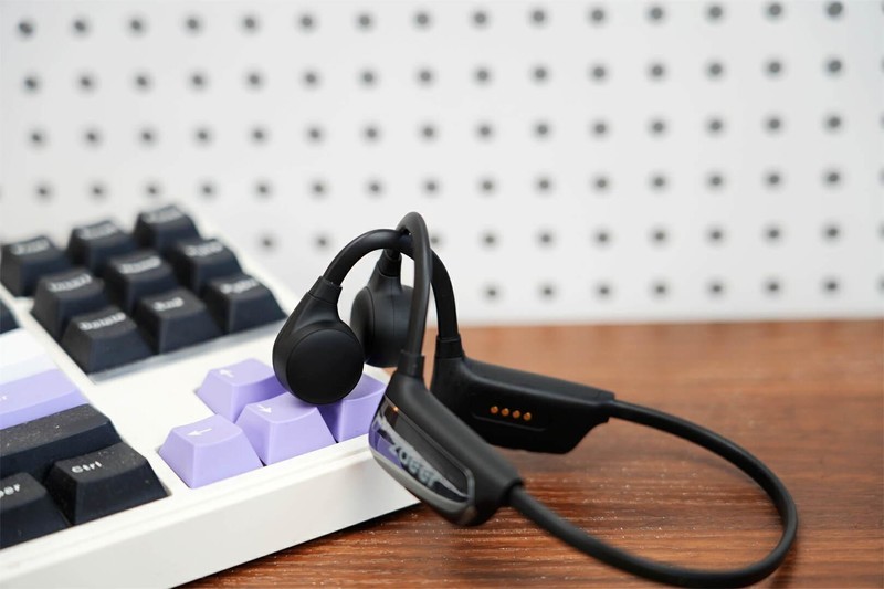 科技助听新选择：zdeer骨传导助听器，无障碍沟通新伴侣