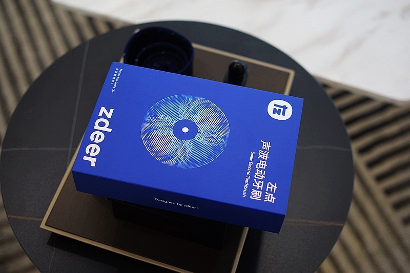 洗刷刷洗刷刷 左点声波电动牙刷