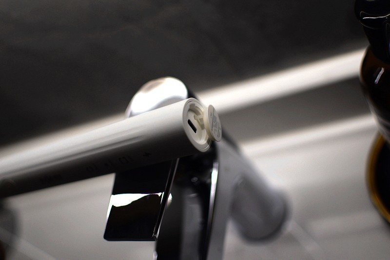 洗刷刷洗刷刷 左点声波电动牙刷