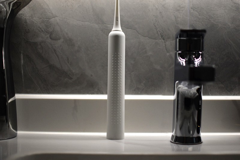 洗刷刷洗刷刷 左点声波电动牙刷