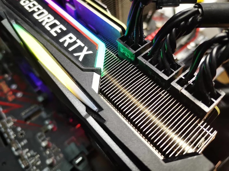 儿时梦想终成真  总价超3万的满杯配置电脑玩起来爽吗？