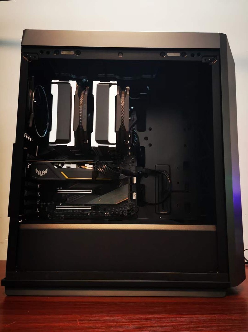 儿时梦想终成真  总价超3万的满杯配置电脑玩起来爽吗？