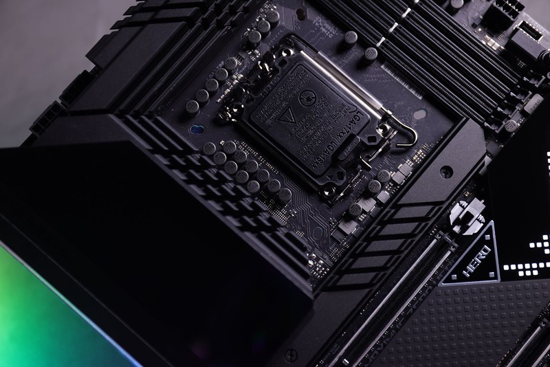 儿时梦想终成真  总价超3万的满杯配置电脑玩起来爽吗？