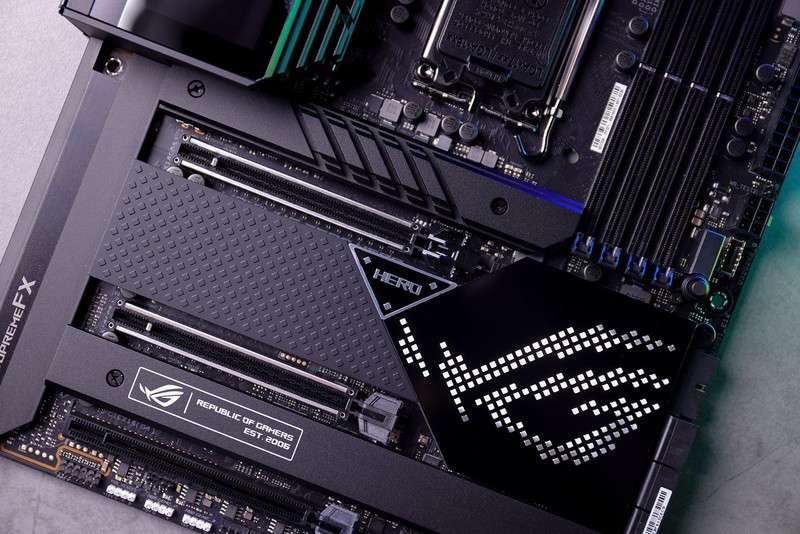 儿时梦想终成真  总价超3万的满杯配置电脑玩起来爽吗？