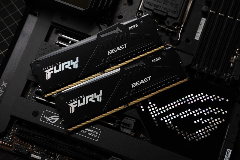 儿时梦想终成真  总价超3万的满杯配置电脑玩起来爽吗？