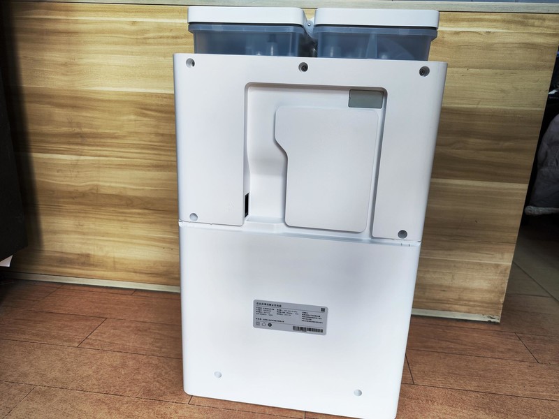 石头自清洁扫拖机器人P10开箱评测：更全面实用的性价比产品