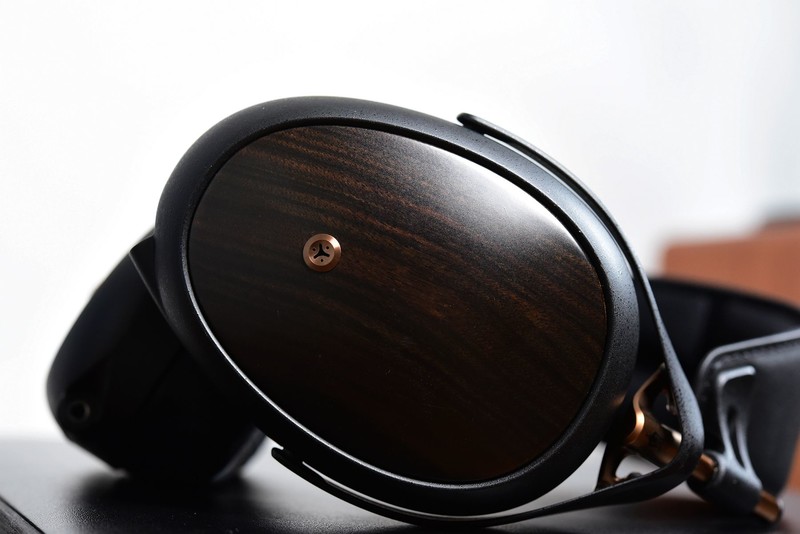 奢华？退烧？平板大耳天花板？是真好听！MEZE Licir2试听