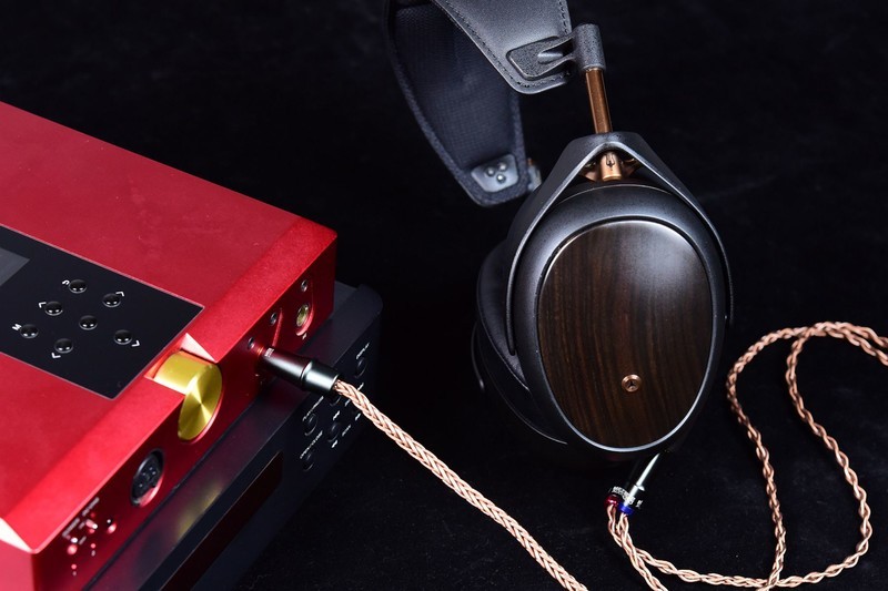 奢华？退烧？平板大耳天花板？是真好听！MEZE Licir2试听