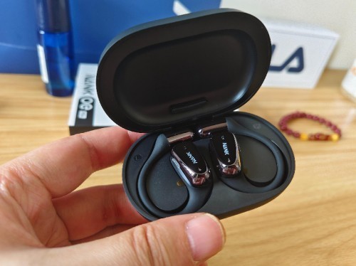 新年礼物送什么给女生合适？力荐十款最打动女人心的礼物合集