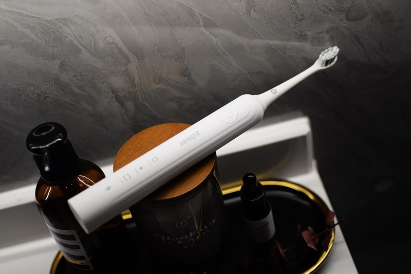 洗刷刷洗刷刷 左点声波电动牙刷