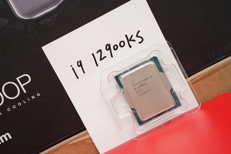 儿时梦想终成真  总价超3万的满杯配置电脑玩起来爽吗？