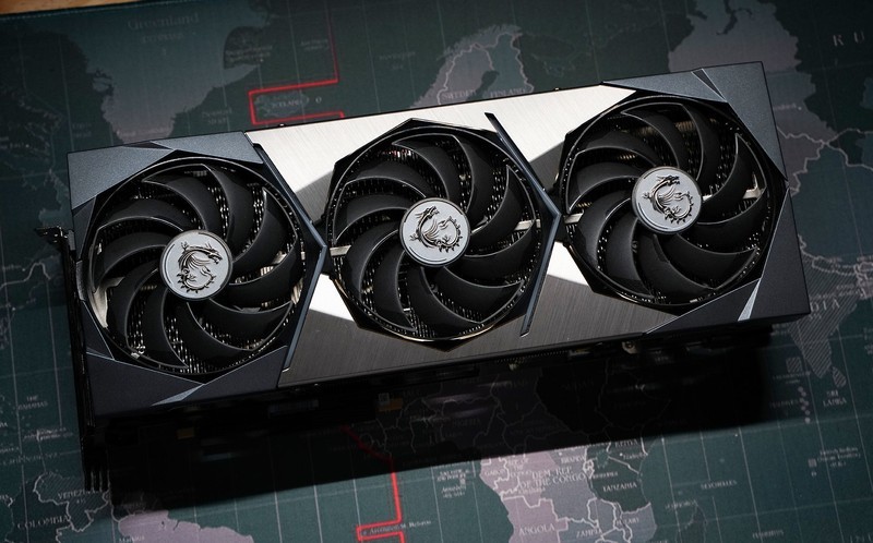 儿时梦想终成真  总价超3万的满杯配置电脑玩起来爽吗？