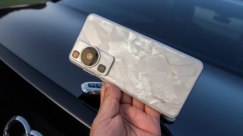 尽显魅力与自信：华为P60悦目轻盈，演绎不拘一格的曼妙科技