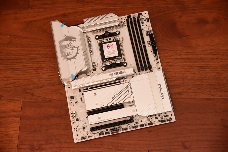 宝刀不老，金士顿FURY判逆者DDR5内存实战7800MHz超频！