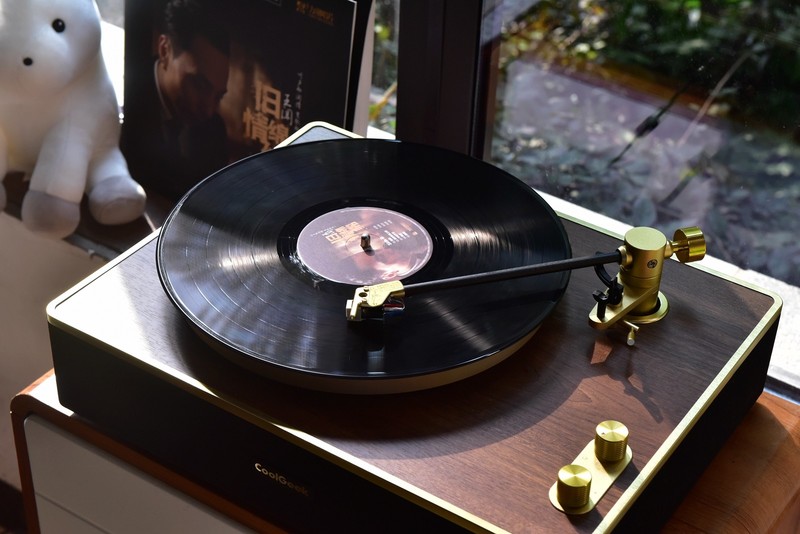 黑胶唱机可以当蓝牙音箱用！CoolGeek CS01上手