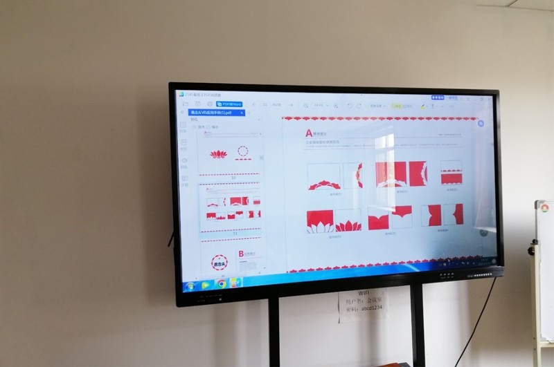 买投影仪还是大屏幕电视？开会投影仪推荐哪种？明基E520测评体验