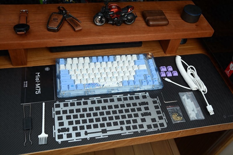 双灯区、软硬双结构，Miel M75 Blue Flurry亚克力三模机械键盘