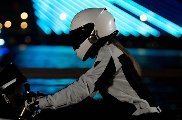 骑行用户的刚需好物！极蜂Q头盔对讲耳机来了：通话骑行不再受限