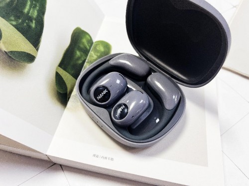 功能方面，一加 Buds 3双设备连接和多场景切换，可以无缝切换到当前正在播放的设备上