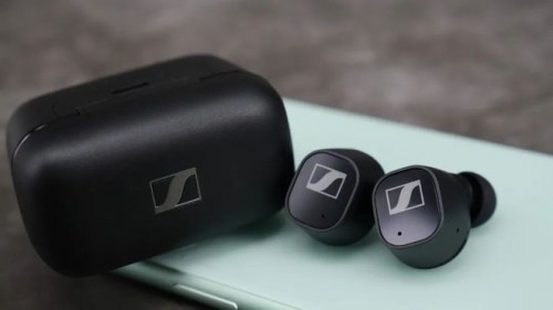 功能方面，一加 Buds 3双设备连接和多场景切换，可以无缝切换到当前正在播放的设备上