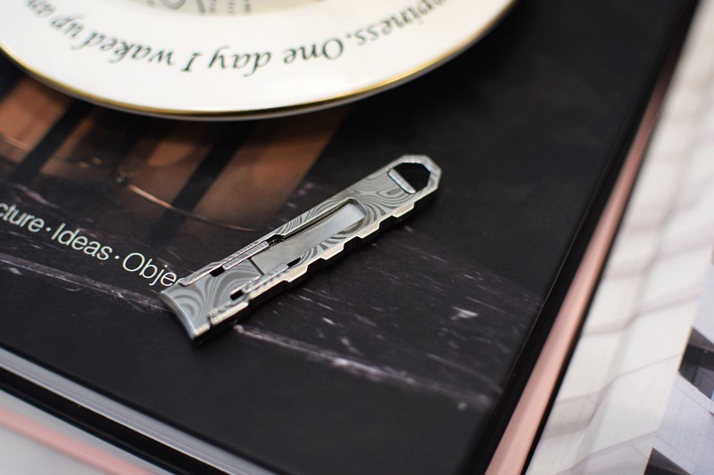 全球独一份 大马士革纹折叠数控指甲钳