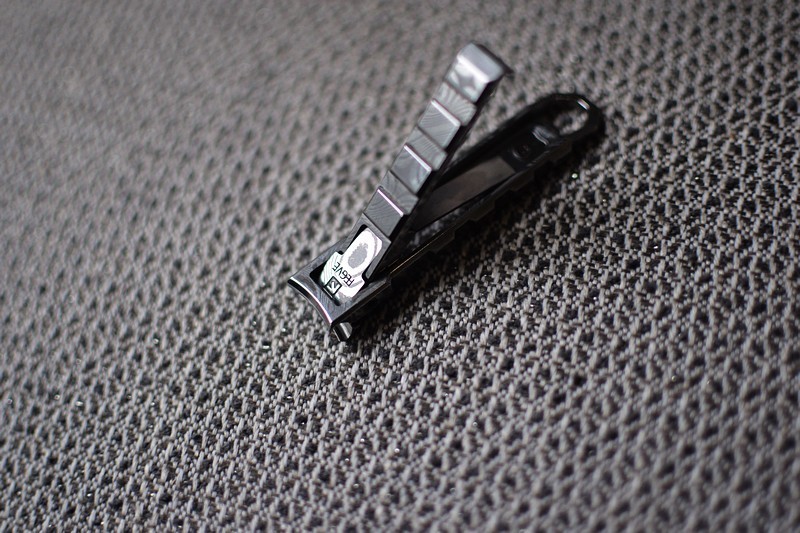 全球独一份 大马士革纹折叠数控指甲钳