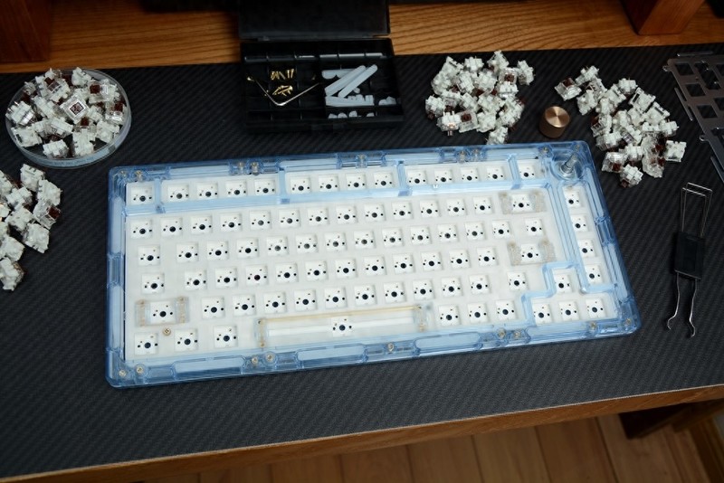 双灯区、软硬双结构，Miel M75 Blue Flurry亚克力三模机械键盘