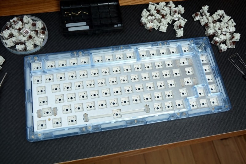 双灯区、软硬双结构，Miel M75 Blue Flurry亚克力三模机械键盘