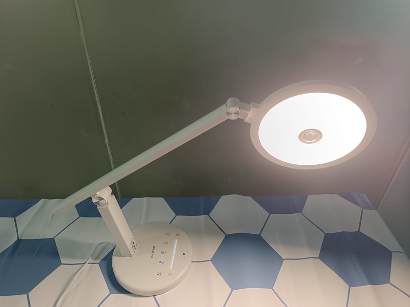 学生台灯护眼好还是防近视好？关于台灯怎么选你知道多少