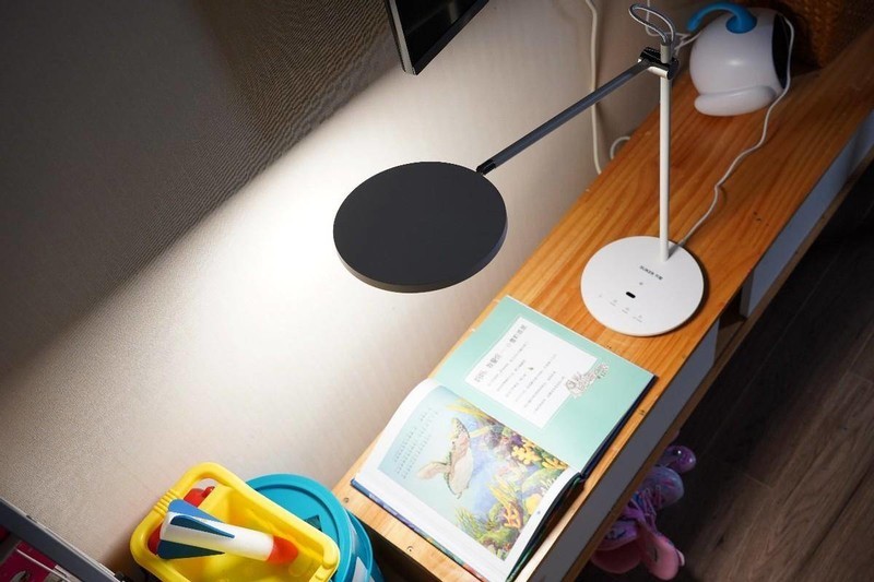 学生台灯护眼好还是防近视好？关于台灯怎么选你知道多少