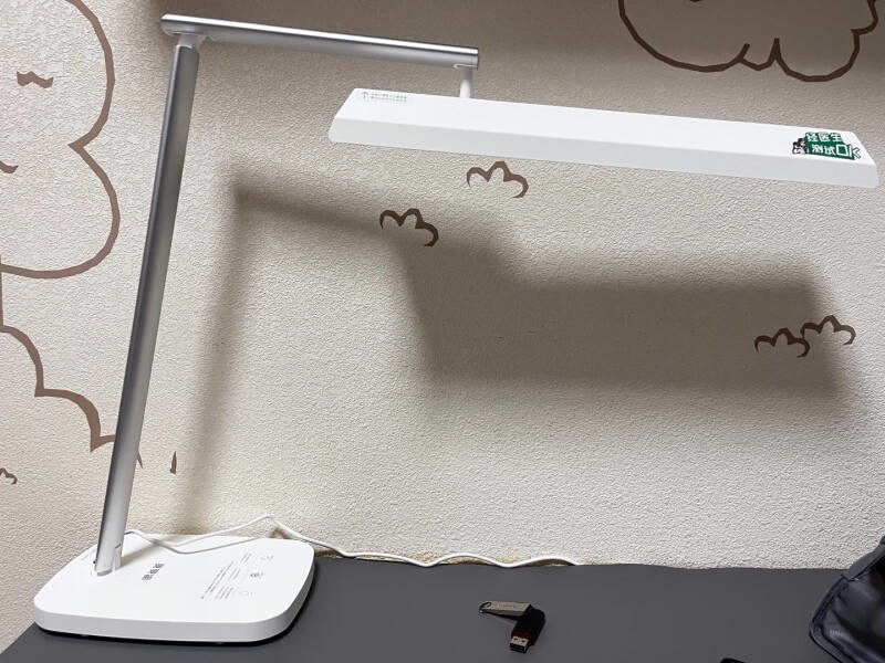 学生台灯护眼好还是防近视好？关于台灯怎么选你知道多少