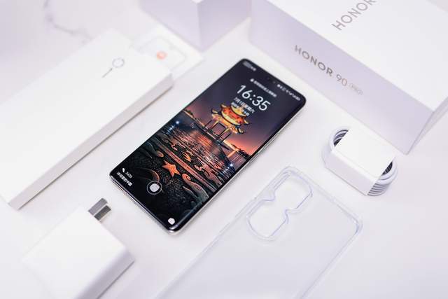 荣耀90 Pro星钻银体验，写真人像+护眼好屏，为爱美的你量身打造