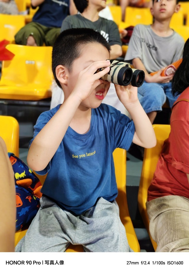 荣耀90 Pro星钻银体验，写真人像+护眼好屏，为爱美的你量身打造